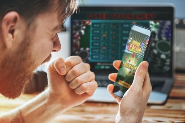 Trò chơi casino sống động và thể thao đa dạng tại rongvang68
